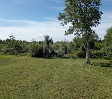  Poreč, Materada - građevinsko zemljište 300 m od mora - cover