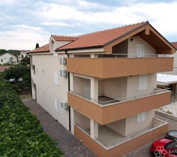 Biograd: moderan apartman (100,75 m2) u novogradnji, blizina mora - cover