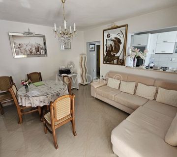 Zaostrog, kuća sa 3 apartmana i garažom, komplet namješteno i etažirano ! ! ! - cover