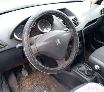 Peugeot 207 1.4 benzin 55 kw - cover