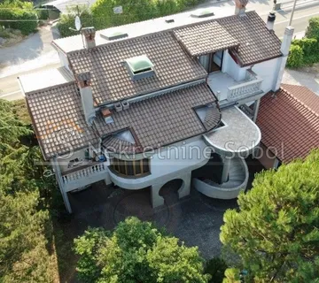 RIJEKA,JURDANI,KUĆA,580.00M2 Prodaja - cover