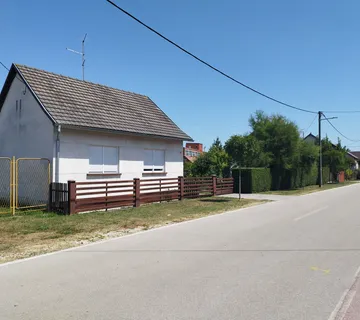 Obiteljska kuća - cover