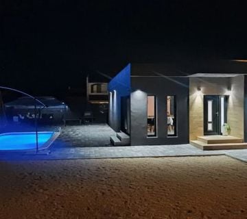 Ninski Stanovi, kuća za odmor(107m2) s bazenom na velikoj okućnici, NO - cover