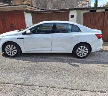 Renault Megane Grand Coupe - cover