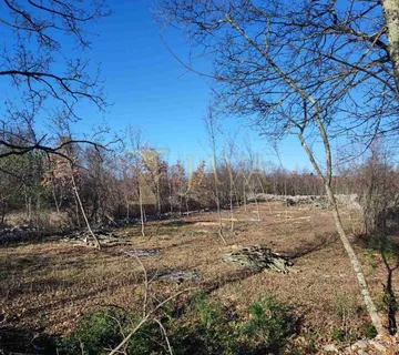 Malinska/Kremenić,ravan,očišćeni,građevinski teren,760m2, 2,5km od mor - cover