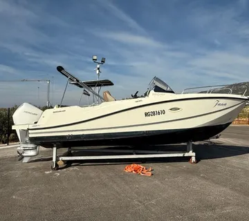 QUICKSILVER ACTIV 755 SUNDECK - u odličnom stanju, pažljivo održavan - cover