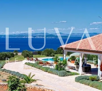 Hvar, Brusje, luksuzna vila s bazenom i pogledom na more na prodaju - cover