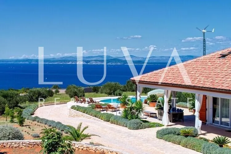 Hvar, Brusje, luksuzna vila s bazenom i pogledom na more na prodaju - cover