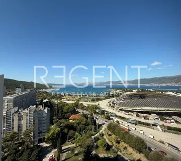 Split, Spinut - Trosoban stan s pogledom na grad i more - cover