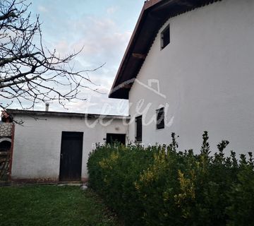 Somostojeća kuća sa velikom okućnicom,Boljun okolica - cover