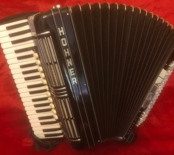 Hohner Morino IV N, kabinka 2+2, 11prim + 5 bas registara, SERVISIRANA - cover