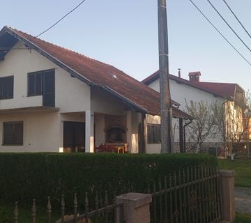 Kuća i velika garaža, 2 min od Siska - cover