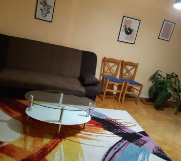 IZNAJMLJUJEM 30m2 STAN UTRINA - cover