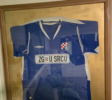 Dinamov dres 06/07 s potpisima igrača - cover