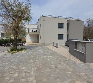 POREČ OKOLICA-STAN NA 1 KATU SA KROVNOM TERASOM -POGLED MORE (prodaja) - cover