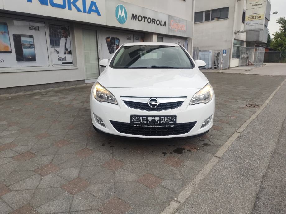 opel-astra-1.4-turbo-tvornicki-plin-slika-219593669