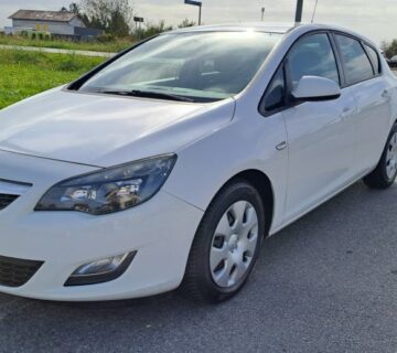 Opel Astra 1,7 CDTI-2012gd.md-KLIMA-163tkm,6brzina,temp,KARTICE - cover