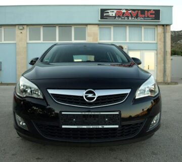 Opel Astra 1,7 CDTI navigacija, servisna knjiga, veliki servis. - cover