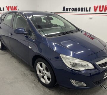 Opel Astra 1,7 CDTI - veliki ekran na touch 10,1", pdc, mf, alu, top - cover