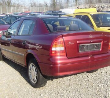 opel astra dijelovi 1.6 - cover