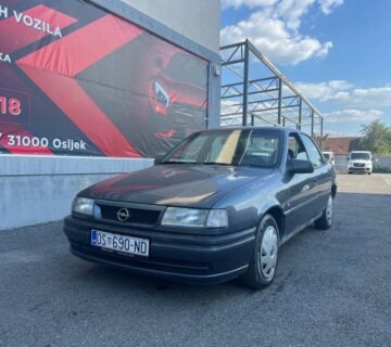 Opel Vectra 1,6 i, SERVO-KOŽA-ŠIBER - cover