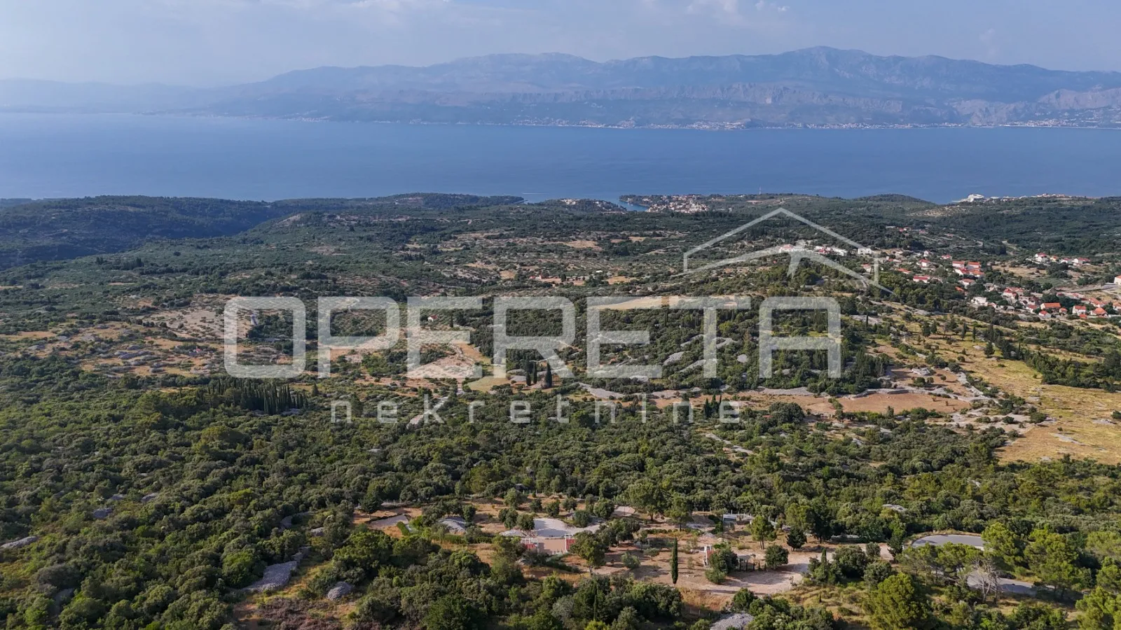 Poljoprivredno zemljište u srce otoka, 29.000m2, Škrip, Brač - cover