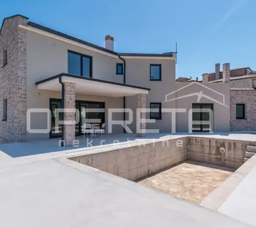 Istra, Poreč okolica – mediteranska kuća s bazenom i privatnošću