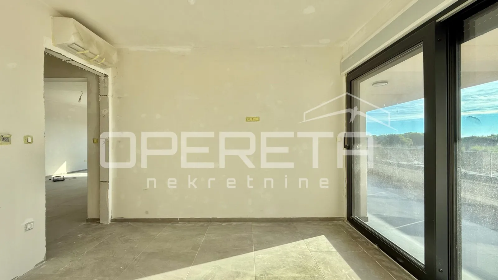 1S apartman u prizemlju s velikim vrtom i terasom - cover