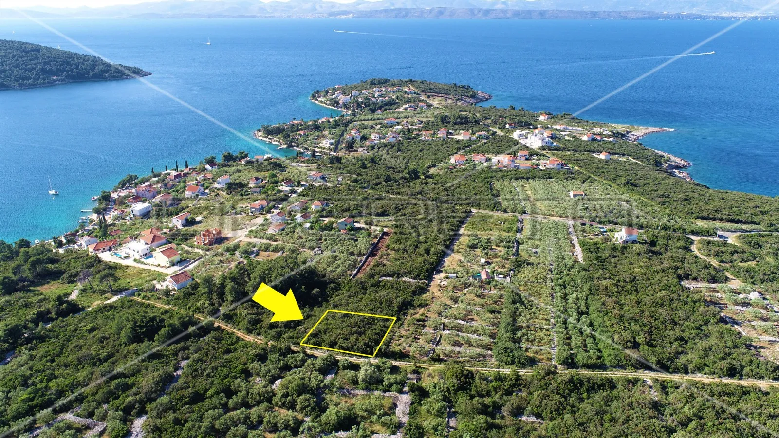 Građevinsko zemljište 997 m2, M1 namjena, pogled na more, Nečujam, otok Šolta - cover
