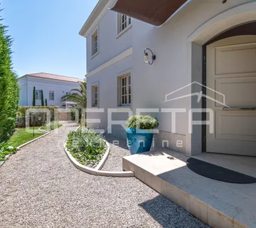 ISTRA, POREČ (OKOLICA) - Bezvremenska vila s bazenom - investicija u luksuz - cover