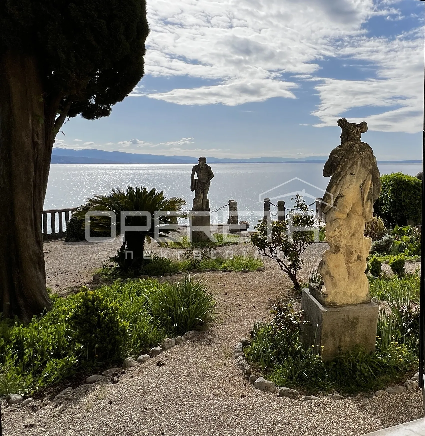 Opatija - stan u povjesnoj vili 1.red do mora - cover