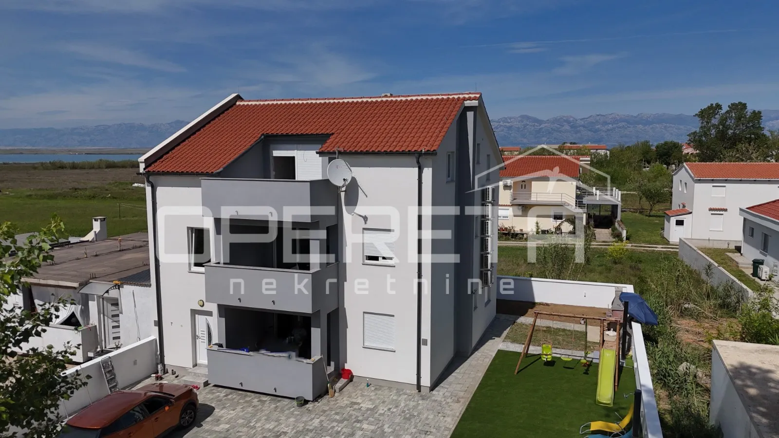 Sabunike - Kuća s tri namještena apartmana, 700m od mora - cover