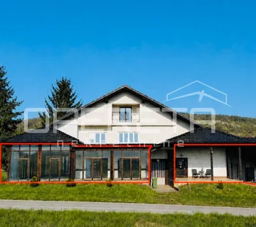 Poslovni prostor i kuća na 4.702 m² uz glavnu cestu Ogulin – Senj