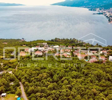 Izvrsna prilika – Građevinsko zemljište s pogledom na more na opatijskoj rivijer - Matulji