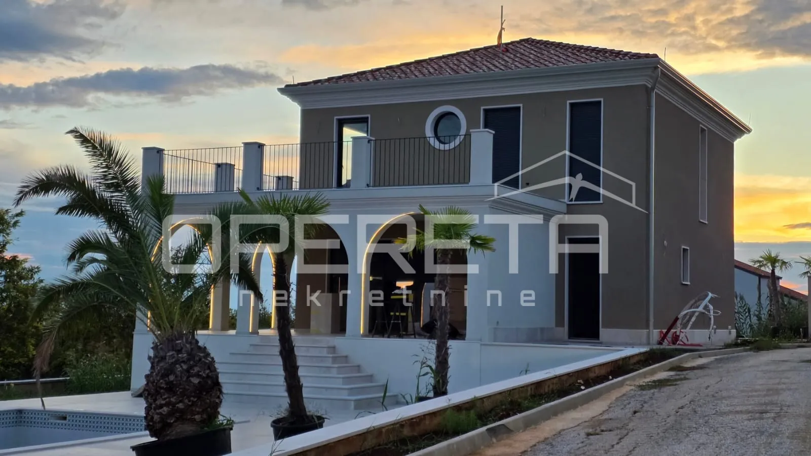 Izvanredna Samostojeća Vila s Panoramskim Pogledom na More i Vinograde - cover