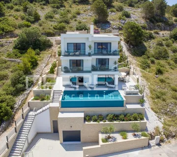 Luksuzna vila s bazenom, 300m2, Zatoglav - cover