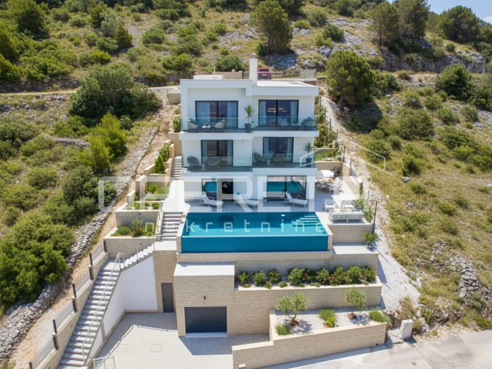 Luksuzna vila s bazenom, 300m2, Zatoglav - cover