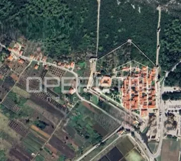 Ston – Građevinsko zemljište s pogledom na povijest