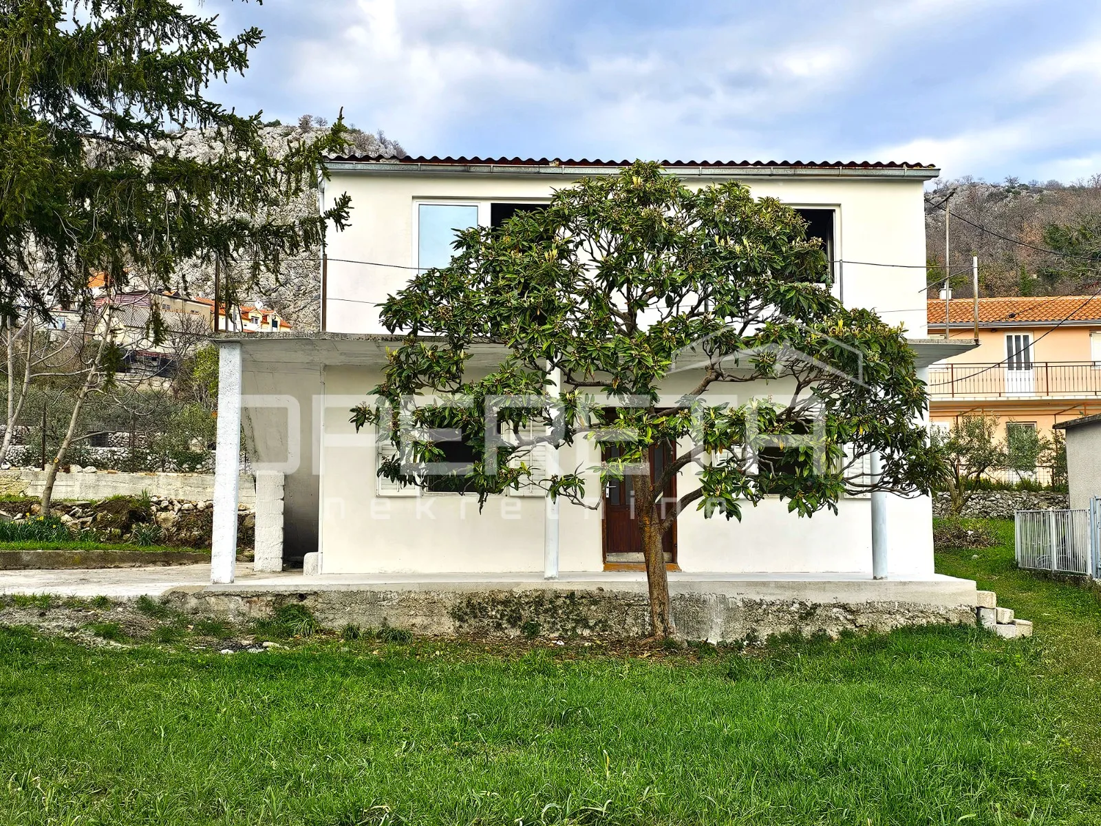 Kuća s potencijalom, Katuni, Šestanovac - cover