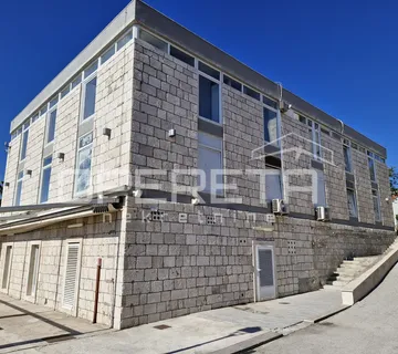 Poslovni prostor 175 m2 - centar Korčule uz more - cover