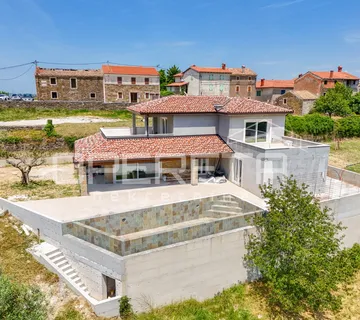 Istra, Momjan- Samostojeća kuća, s predivnim otvorenim pogledom - Momjan, Buje