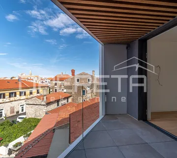 Istra, Umag – Novi apartman u ekskluzivnoj zgradi uz more i u centru grada - cover