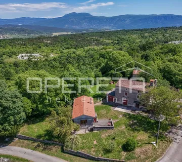 Idilično imanje od 23900m2 kraj Labina (Građ 2.848 m² +Poljoprivredno zemljište: - Šumber