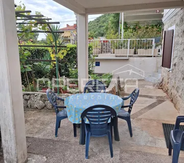 Samostojeća kuća s pogledom na more – Mošćenička Draga - cover