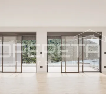 Novogradnja 30 m od mora s pogledom –  Rogoznica, 66 m2, 2sb - cover