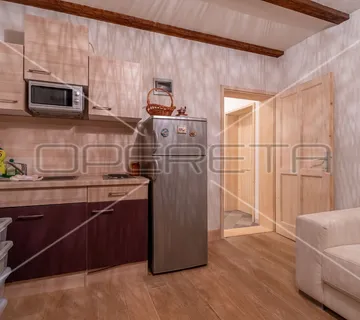 Istra, Pula - Nova Veruda, kuća sa tri apartmana na odličnoj lokaciji blizu mora