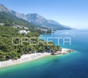 Brela – građevinsko zemljište 451 m² s panoramskim pogledom - cover