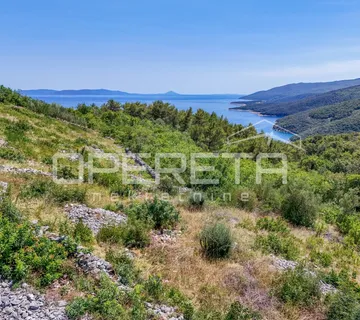 PRILIKA – Građevinsko zemljište s otvorenim pogledom na more u Rapcu, više od 2. - cover