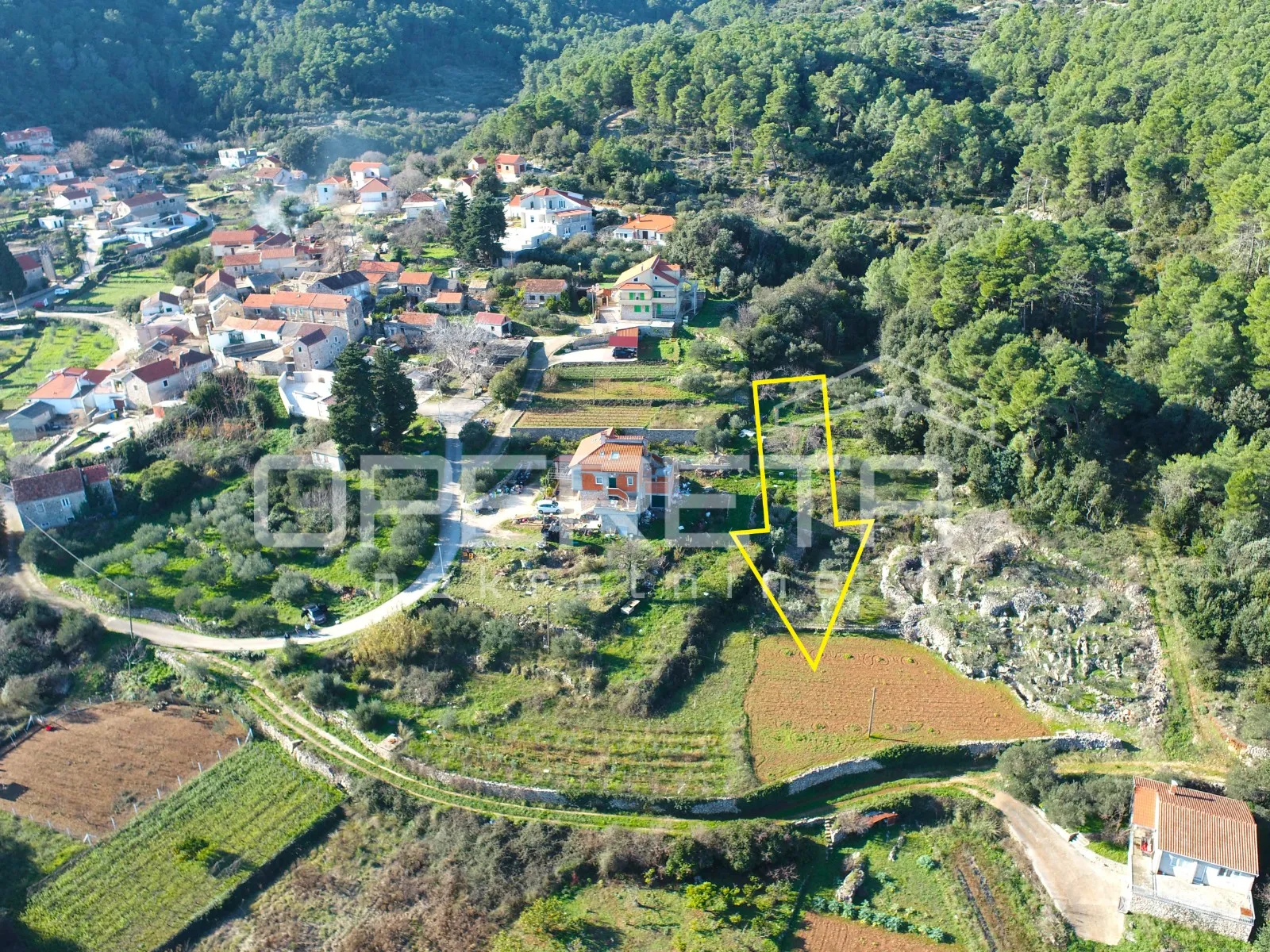 Rijetka prilika – zemljište 3.112 m², Dol, otok Hvar - cover