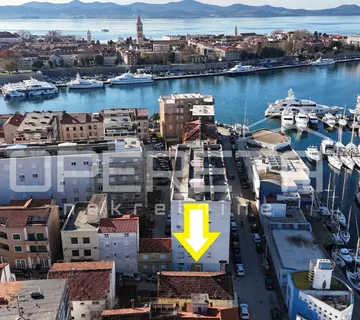 ZADAR, CENTAR - Kuća s konobom, 20m od mora - cover